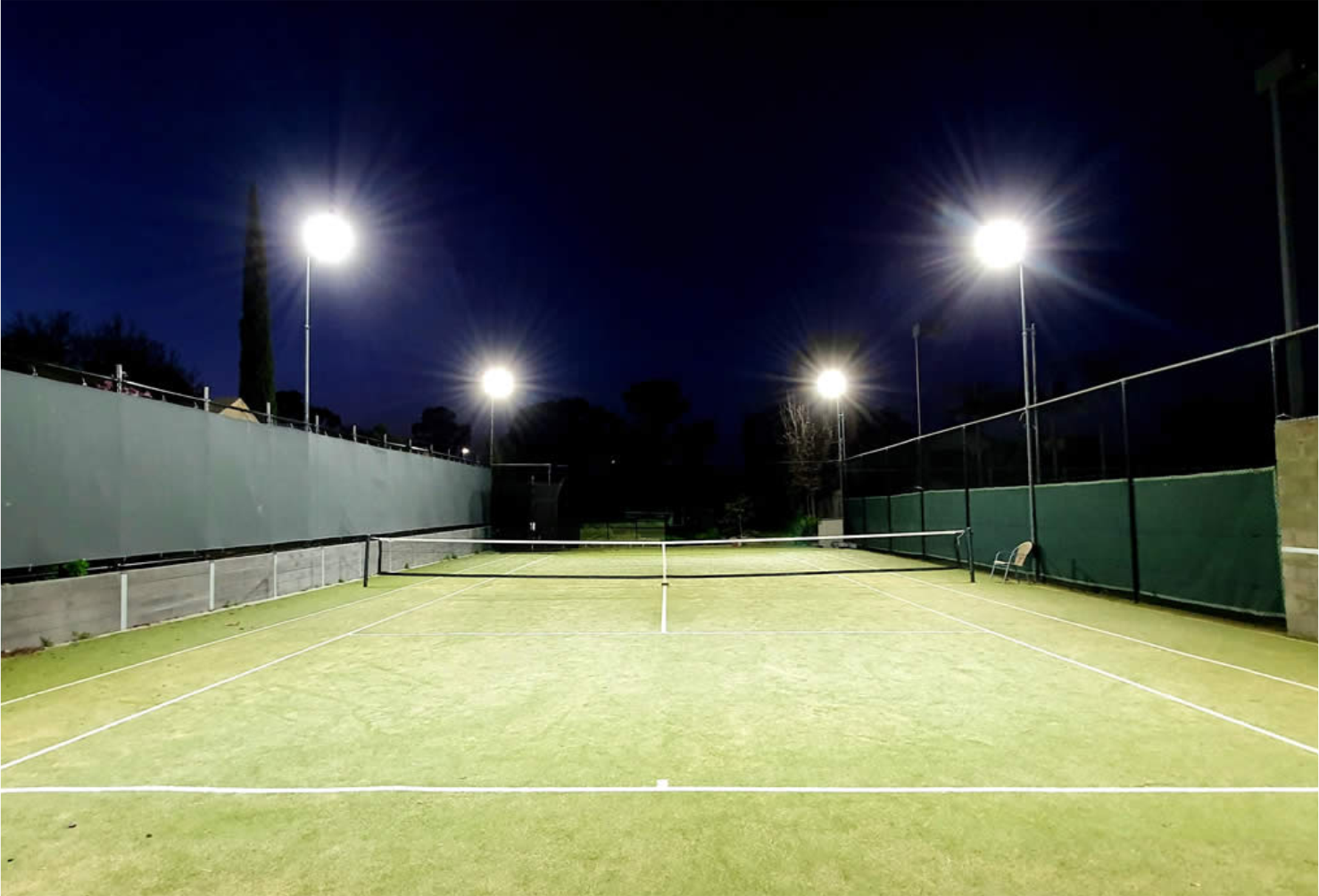 lampu lapangan tenis